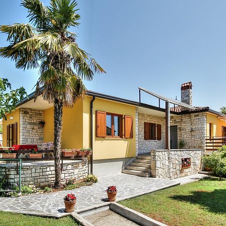 Lovric House With Apartments Umago Exterior foto
