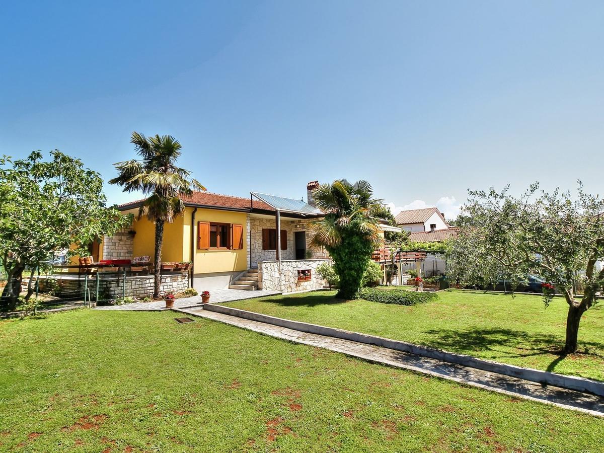 Lovric House With Apartments Umago Exterior foto