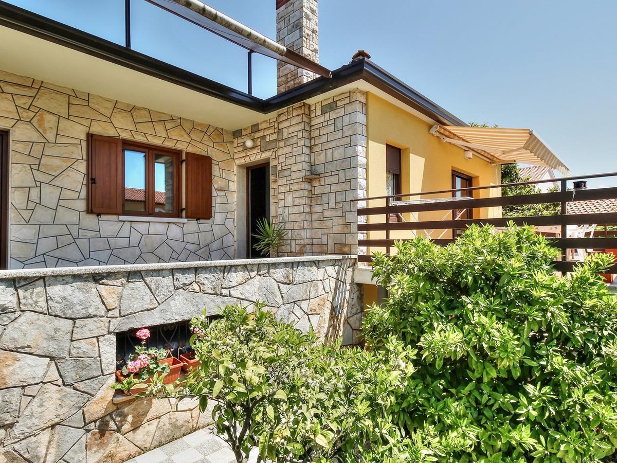 Lovric House With Apartments Umago Exterior foto